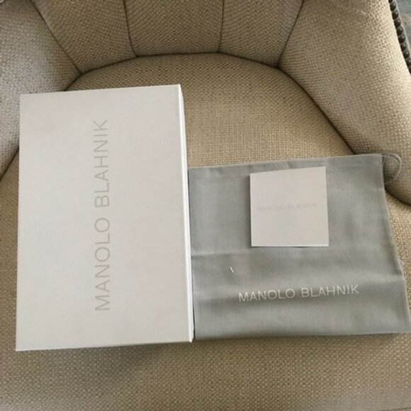 NWT Manolo Blahnik ‘Mulia’ Button Sandal - Picture 3 of 3